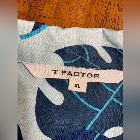 T-Factor Varonis Hawaiian shirt. Short sleeve, size extra large. - Picture 9 of 13